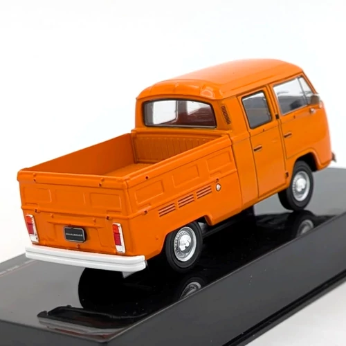 Volkswagen T2b Double Cabin 1982 1:43 IXO retró modellautó