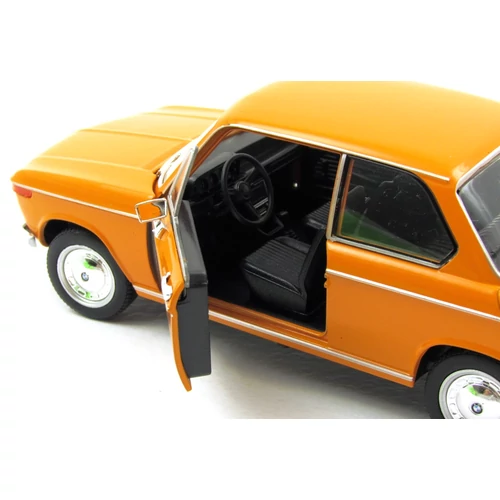 BMW 2002ti 1:24 metálautó