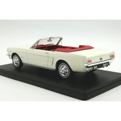 Ford Mustang Cabriolet 1965 1:24