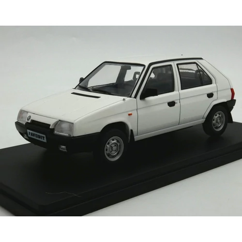 Skoda Favorit 1:24 White
