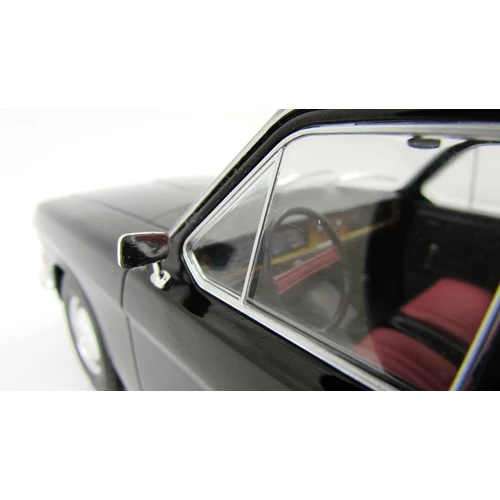 Volga M24 1:18 modellautó