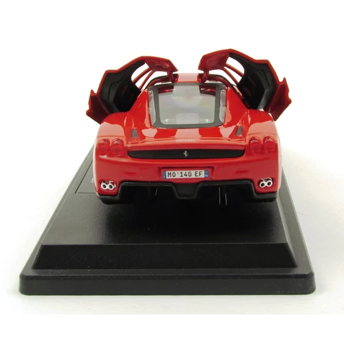 Enzo Ferrari autómodell