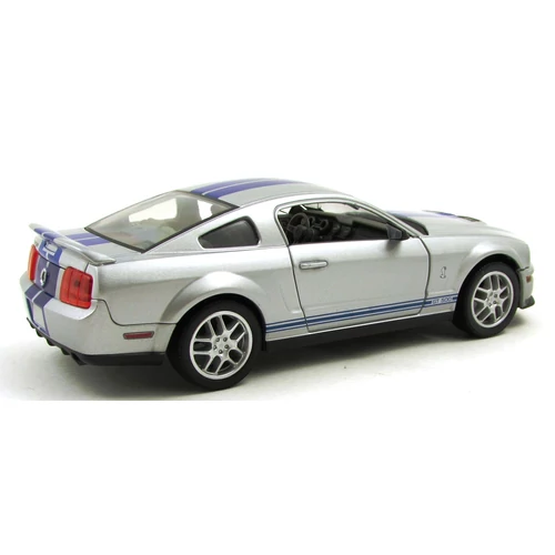  Ford Shelby GT 500 Fémautó