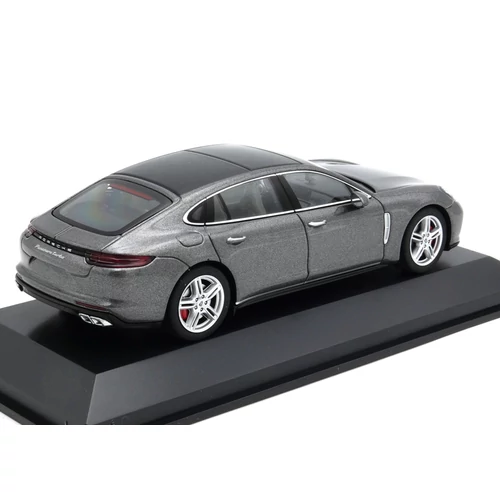 Porsche Panamera Turbo 2.Gen. 1:43 Modell Autó