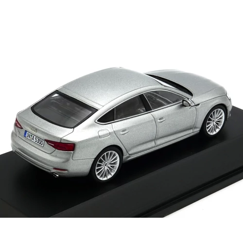 Audi A5 Sportback 2017 Silver 1:43 Modell Autó