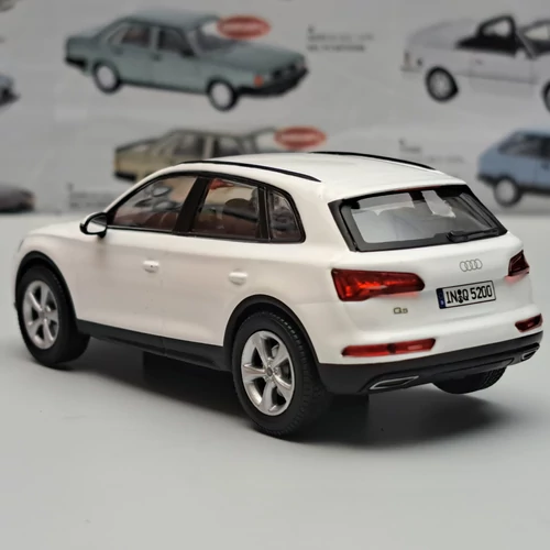 Audi Q5 2017 1:43 Fehér