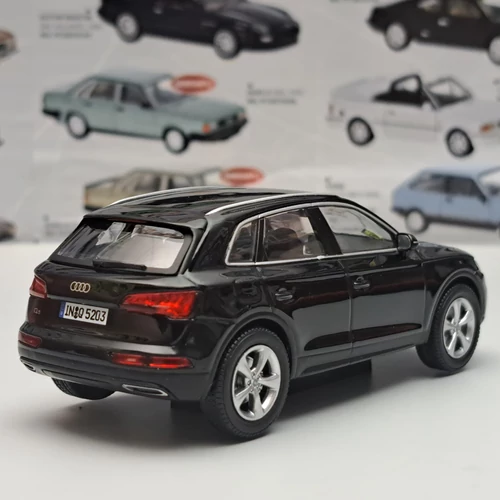 Audi Q5 2017 1:43 Fekete
