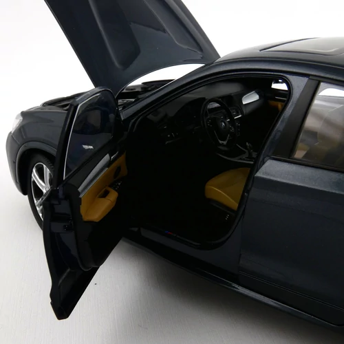 BMW X4 F26 2016 1:18 Kisautó