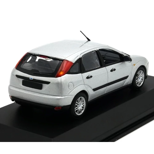 Ford Focus 1999 1:43 Silver Modell Autó