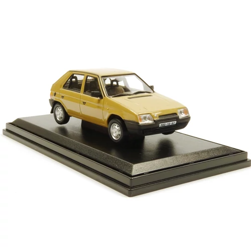 Skoda Favorit 136L 1988 1:43 Makettautó