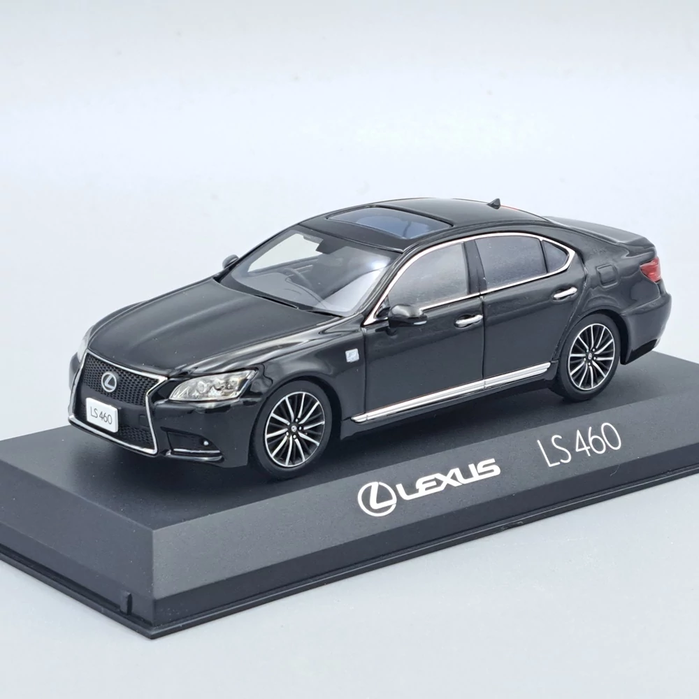 Lexus LS460 F Sport fém modell autó 1:43-es méretben