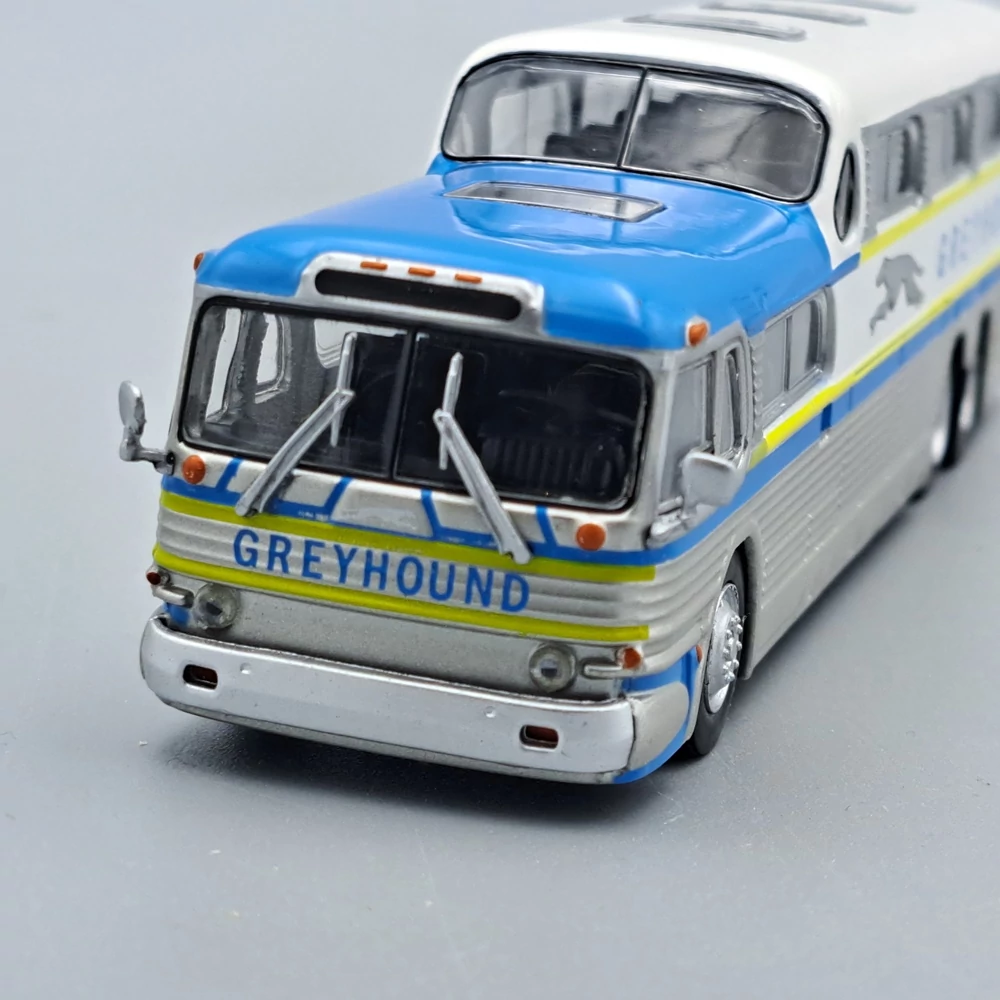 GREYHOUND egy 1:72 fém modell busz méretarányos kivitelben